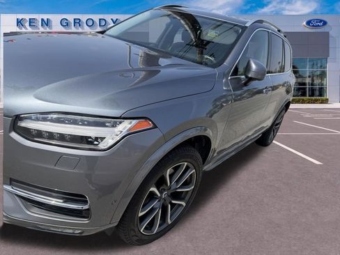 Used 2018 Volvo XC90 T6 Momentum w/ Convenience Package AWD/4WD image 5