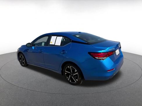 Used 2025 Nissan Sentra SV FWD image 10