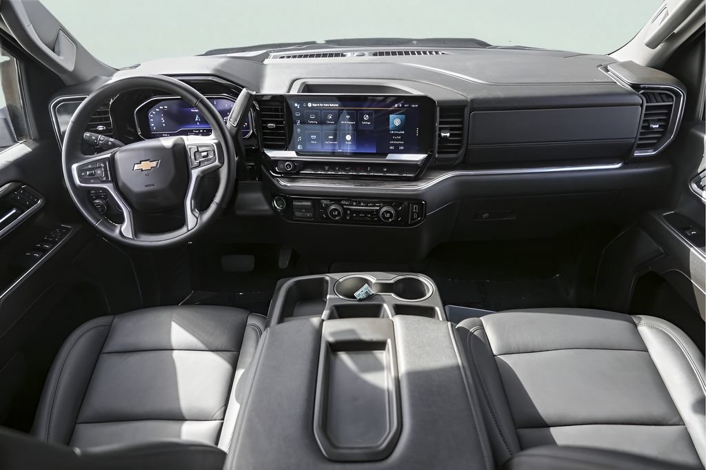 Used 2025 Chevrolet Silverado 2500 LTZ AWD/4WD image 27