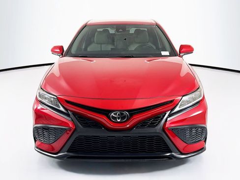 Used 2021 Toyota Camry SE w/ Carpet Mat Package (TMS) image 2