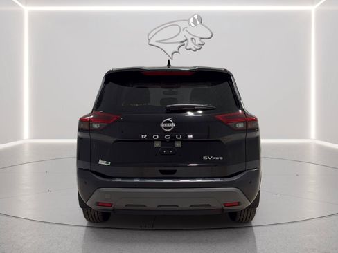 Used 2023 Nissan Rogue SV AWD/4WD image 4