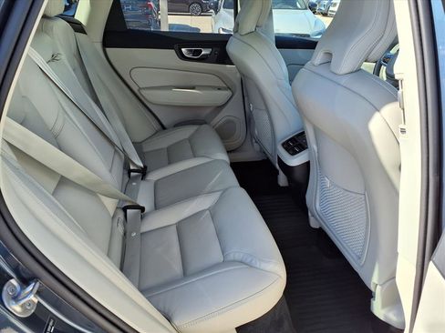 Certified 2023 Volvo XC60 B5 Ultimate w/ Climate Package image 15