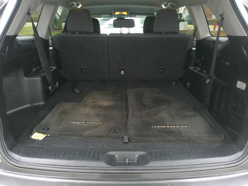 Used 2017 Toyota Highlander LE image 34