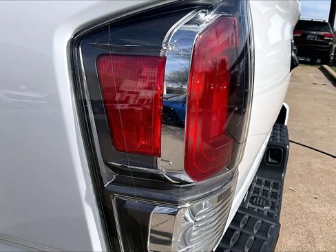 Used 2023 Toyota Tacoma TRD Sport w/ Technology Package image 27