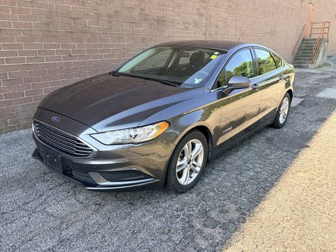 Used 2018 Ford Fusion SE FWD image 1