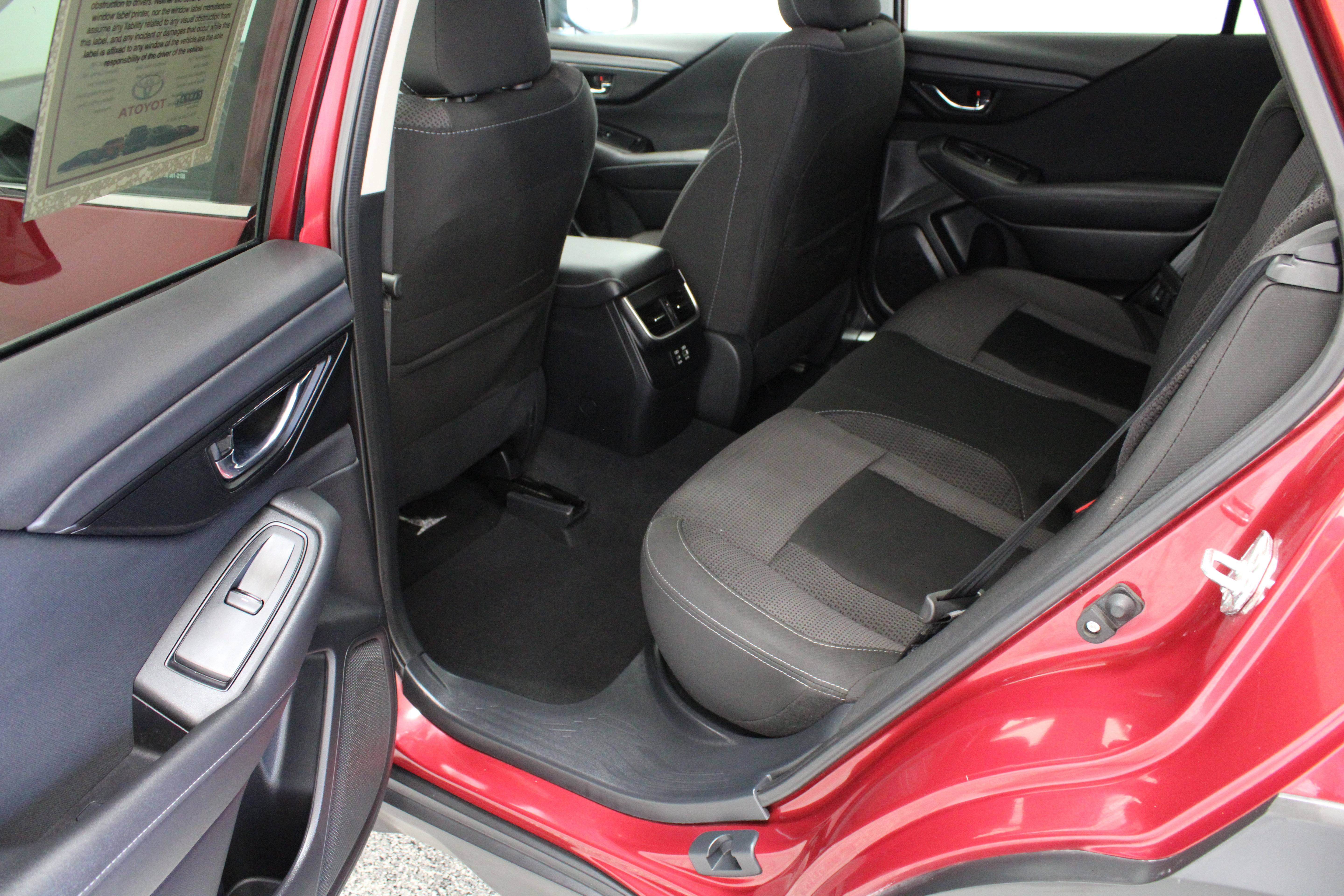 Used 2025 Subaru Outback Premium AWD/4WD image 27