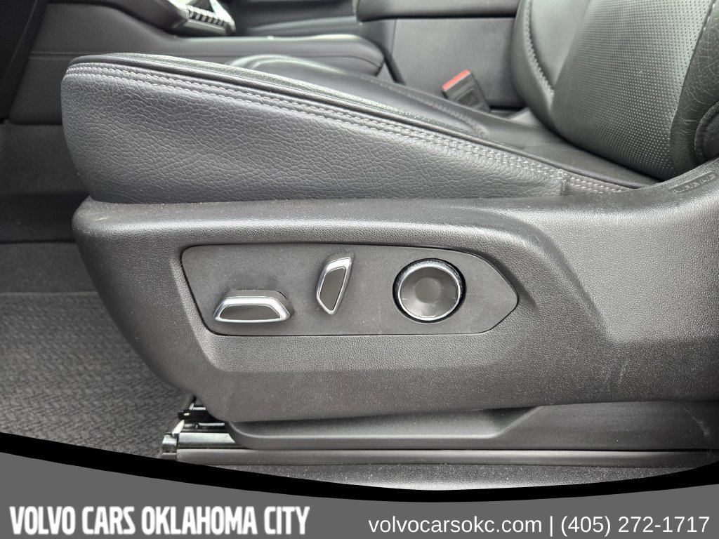 Used 2025 GMC Yukon XL Denali w/ Sun & Power Step Package AWD/4WD image 18