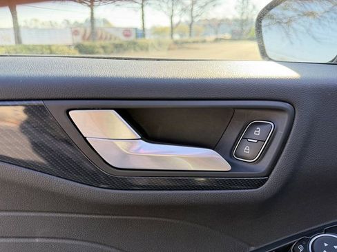 Used 2024 Ford Escape ST-Line image 11