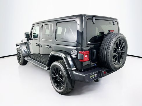 Used 2025 Jeep Wrangler Sahara image 5