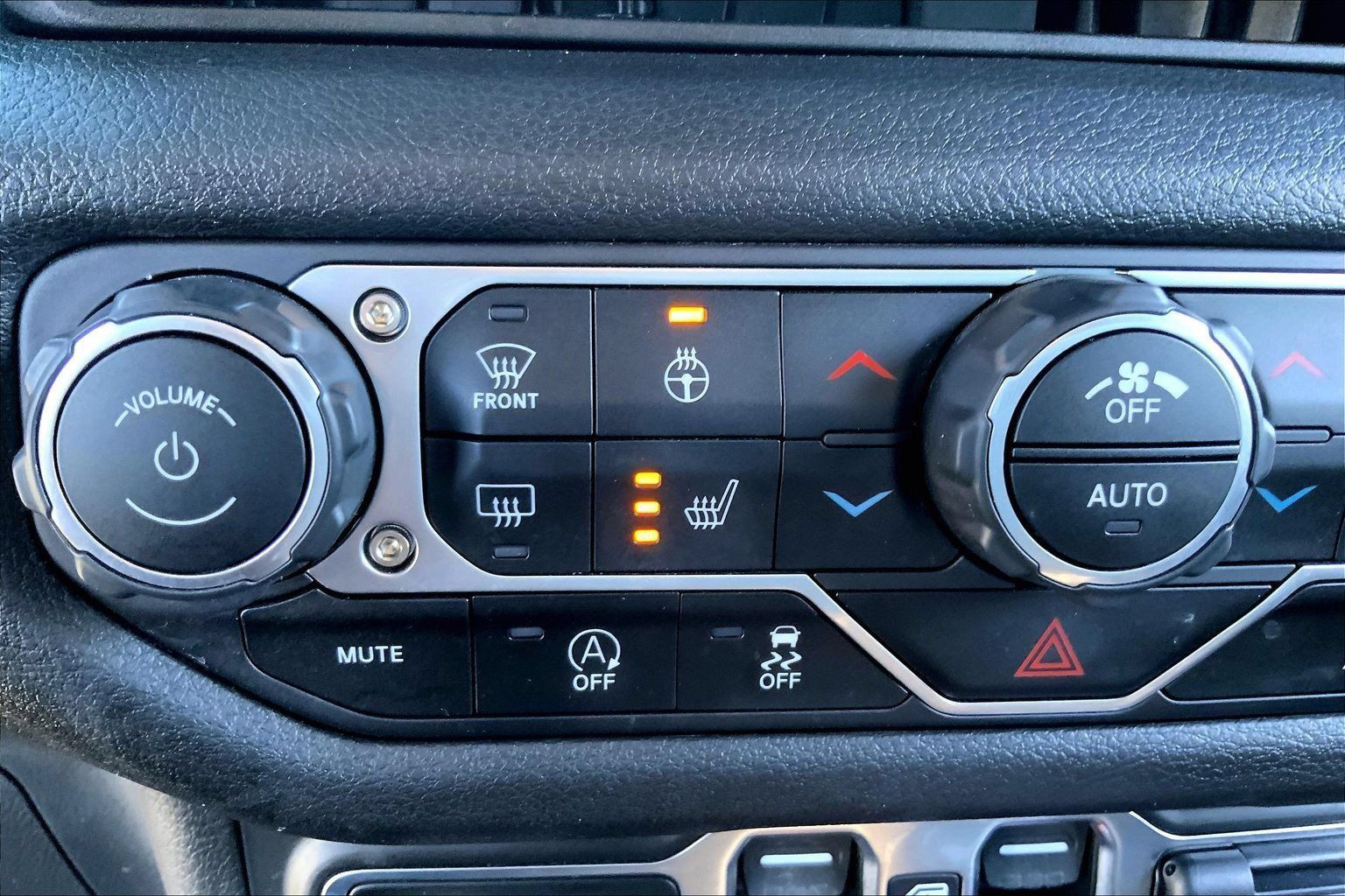 Certified 2024 Jeep Wrangler Unlimited Sport AWD/4WD image 31
