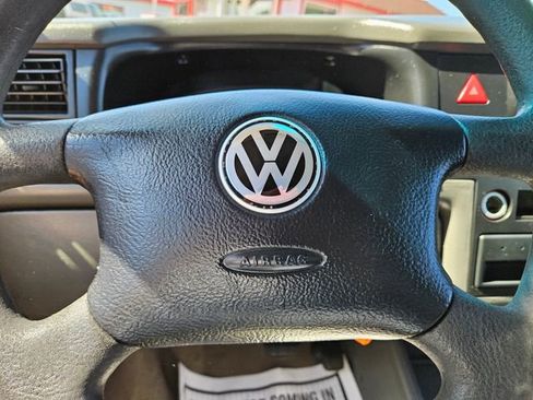 Used 2002 Volkswagen Eurovan GLS image 18