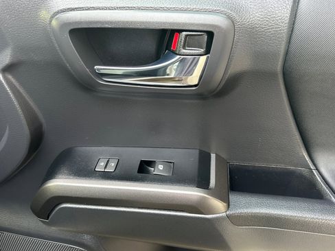 Used 2023 Toyota Tacoma TRD Off-Road image 21