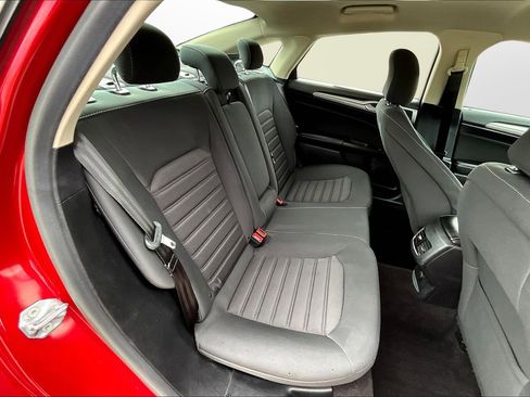 Used 2020 Ford Fusion SE image 17