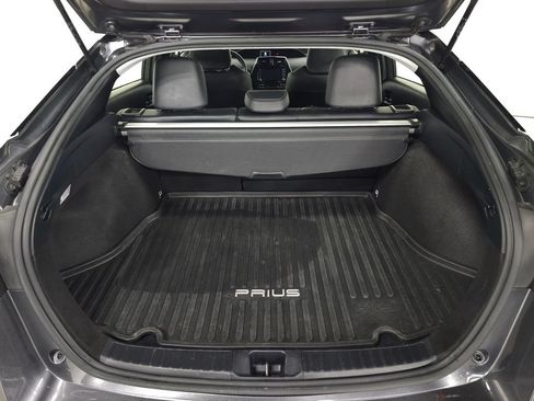 Used 2022 Toyota Prius XLE AWD/4WD image 7