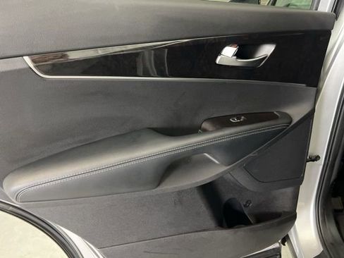 Used 2018 Kia Sorento LX w/ LX V6 Convenience Package image 14