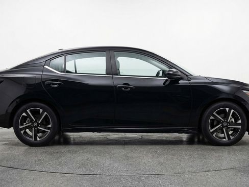 Used 2025 Nissan Sentra SV image 11