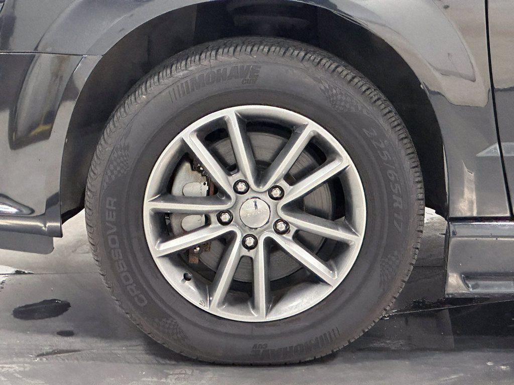 Used 2014 Dodge Grand Caravan R/T w/ Trailer Tow Group FWD image 12
