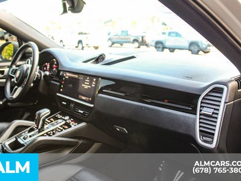 Used 2023 Porsche Cayenne S w/ Premium Package AWD/4WD image 24