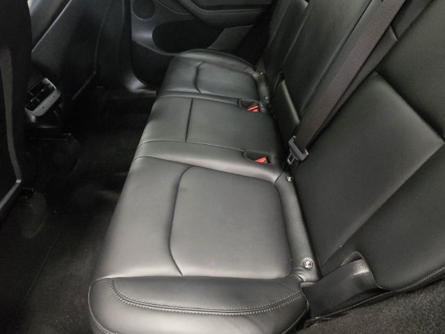 Used 2024 Tesla Model Y Long Range AWD/4WD image 25