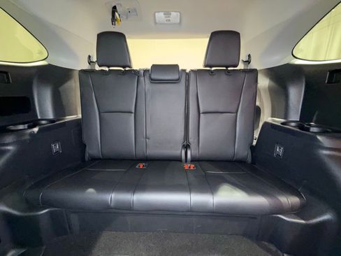 Certified 2023 Toyota Highlander XLE image 23