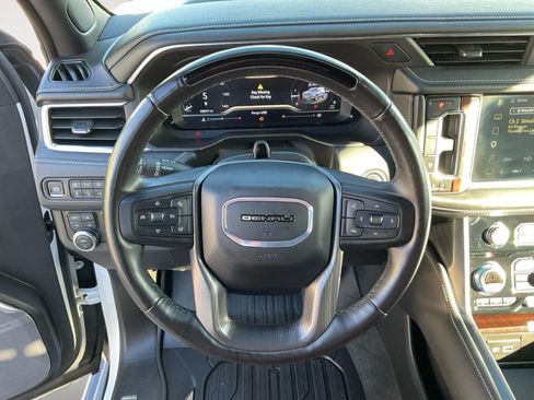 Used 2024 GMC Yukon XL Denali Ultimate w/ LPO, Floor Liner Package AWD/4WD image 12
