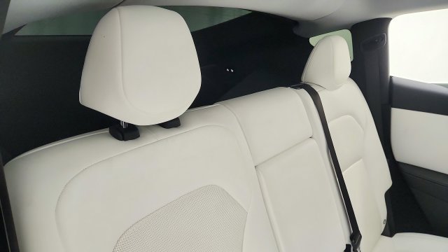 Used 2026 Tesla Model Y AWD image 36