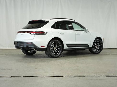 Certified 2025 Porsche Macan AWD/4WD image 8