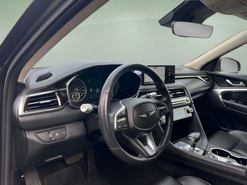 Used 2025 Genesis G70 2.5T image 12