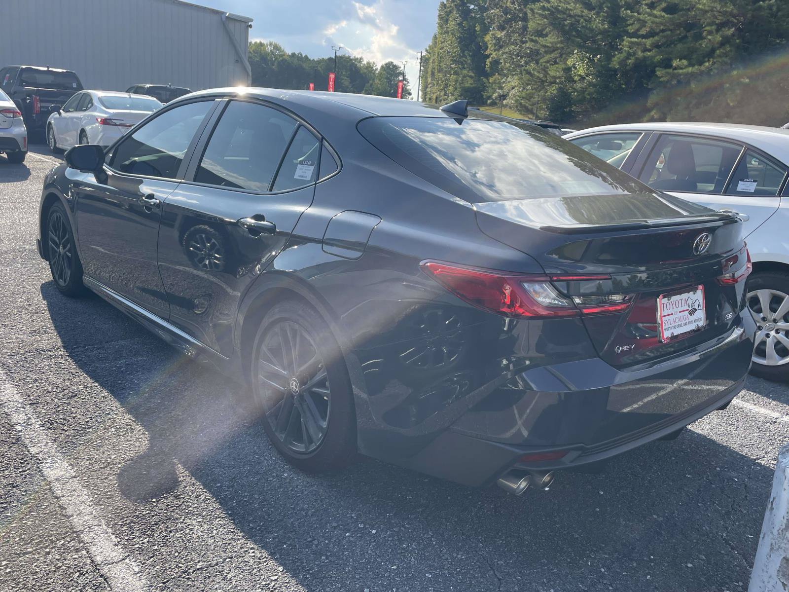 Used 2026 Toyota Camry SE FWD image 3