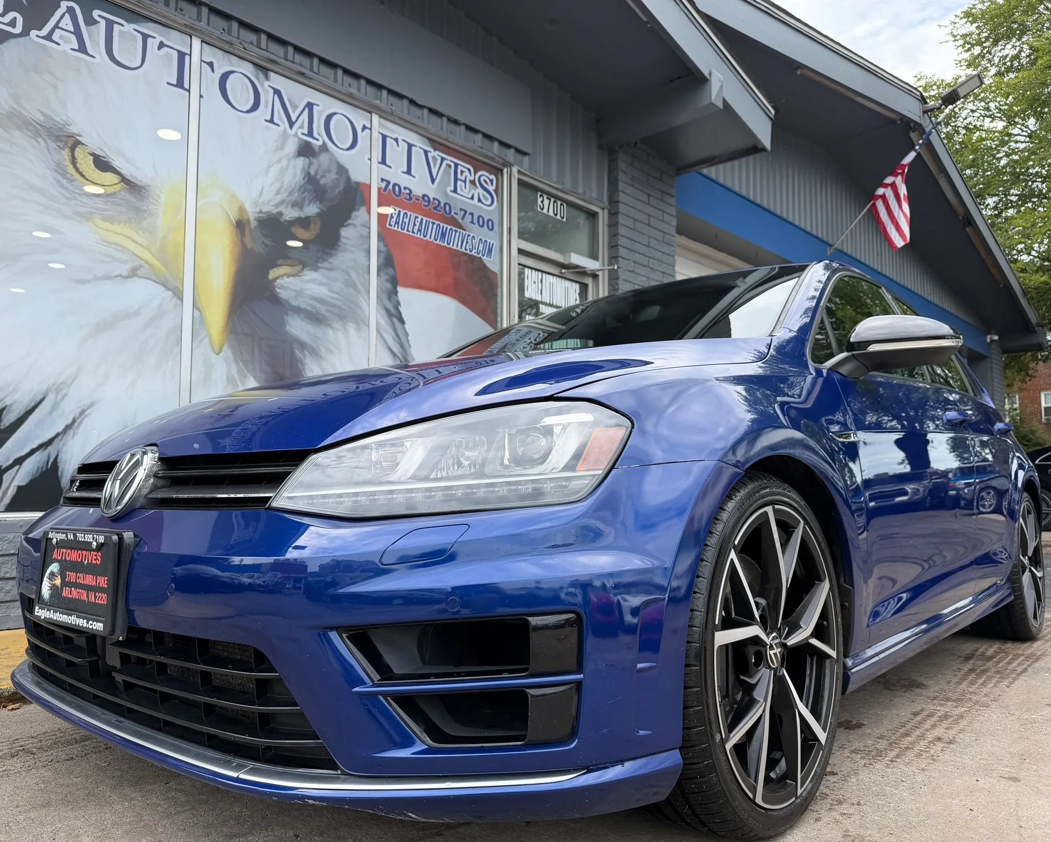 Used 2017 Volkswagen Golf R 4-Door AWD/4WD image 7