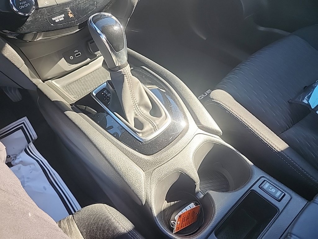 Used 2018 Nissan Rogue SV AWD/4WD image 20