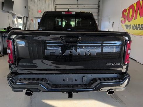 New 2026 RAM 1500 4x4 Crew Cab image 4
