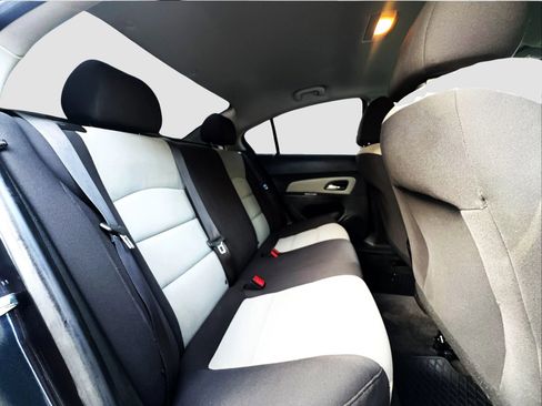 Used 2015 Chevrolet Cruze LS FWD image 27