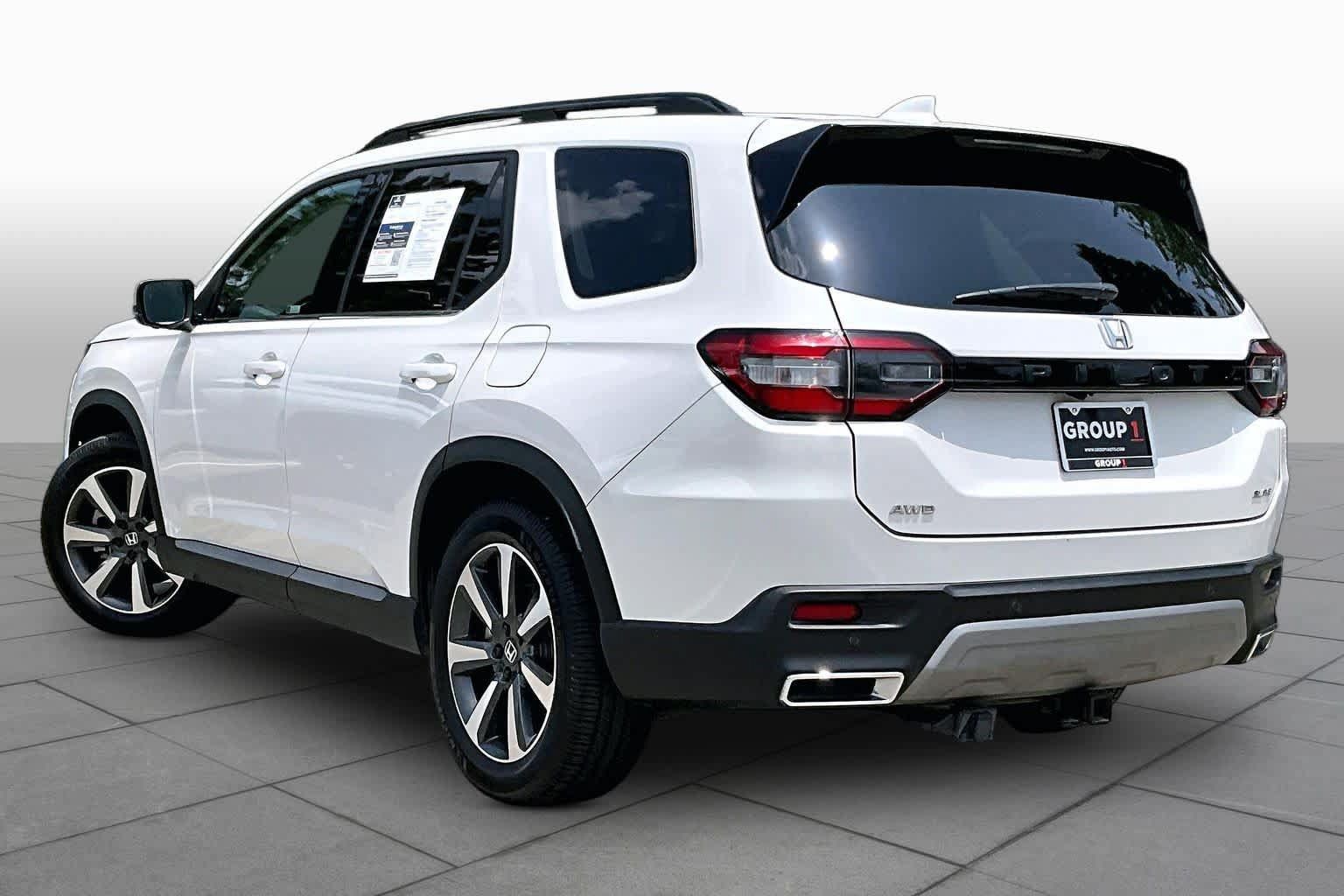 Used 2023 Honda Pilot Elite image 11