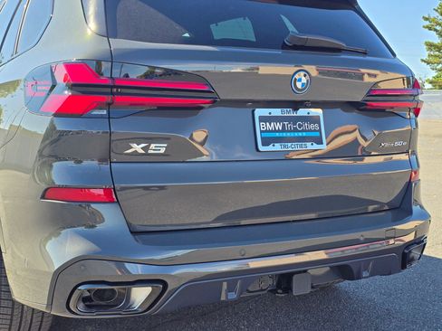 New 2026 BMW X5 xDrive50e w/ Executive Package AWD/4WD image 7