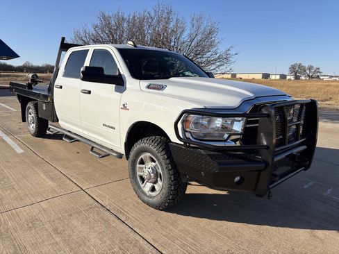 Used 2022 RAM 3500 Tradesman w/ Chrome Appearance Group image 2