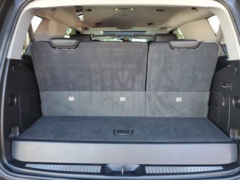 Used 2020 Cadillac Escalade Luxury image 8