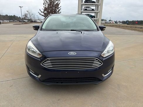 Used 2017 Ford Focus Titanium image 2
