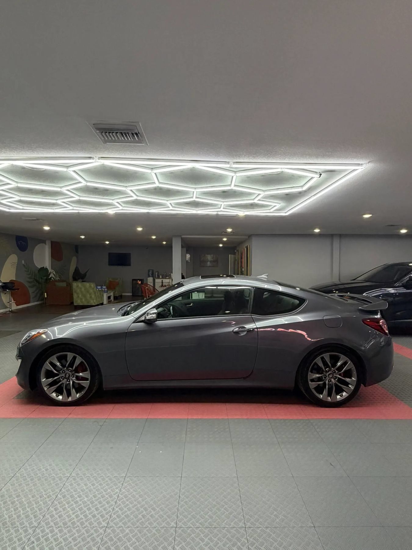 Used 2015 Hyundai Genesis 3.8 RWD image 3