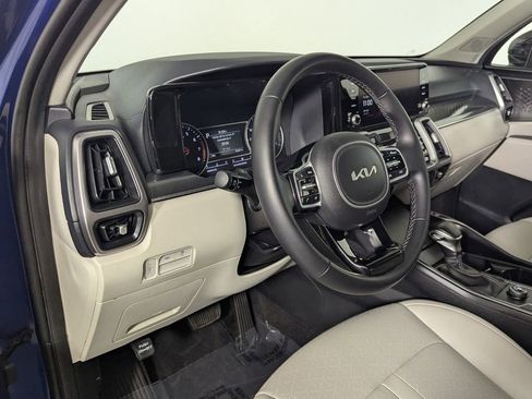 Used 2023 Kia Sorento S w/ Panoramic Sunroof Package FWD image 11