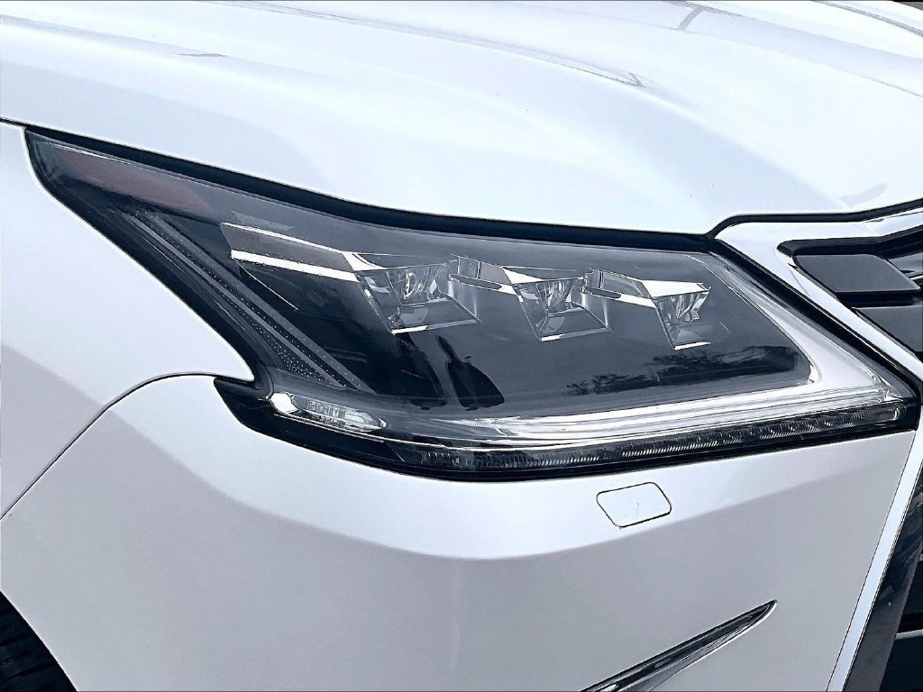 Used 2018 Lexus LX 570 4WD w/ Luxury Package image 34