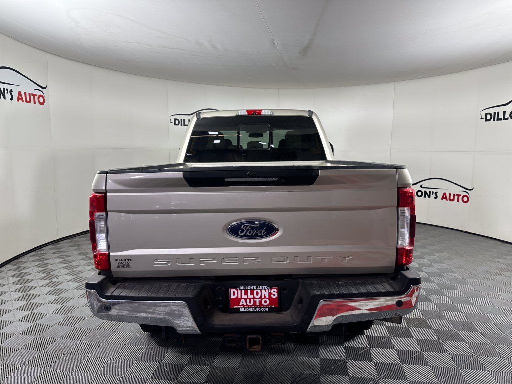 Used 2017 Ford F250 Lariat w/ Lariat Ultimate Package AWD/4WD image 5