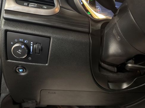 Used 2022 Jeep Grand Cherokee Laredo X image 19