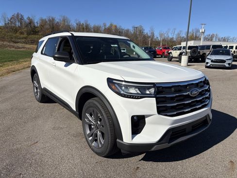 New 2026 Ford Explorer Active w/ Active Comfort Package image 7