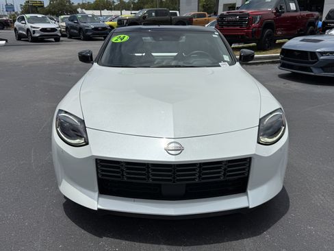 Used 2024 Nissan Z Performance w/ Floor Mat Package RWD image 9