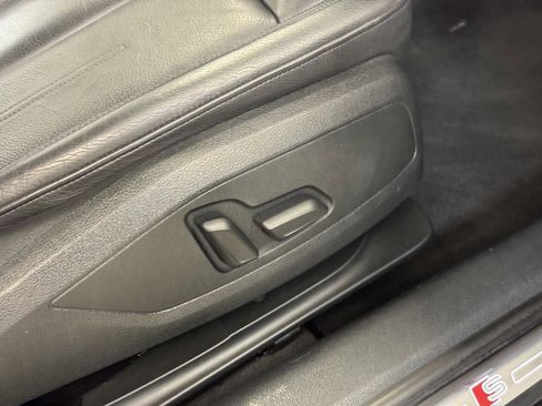 Used 2019 Audi A4 2.0T Premium w/ Convenience Package image 27