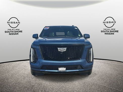 Used 2025 Cadillac Escalade Sport Platinum w/ LPO, ONYX Package AWD/4WD image 2