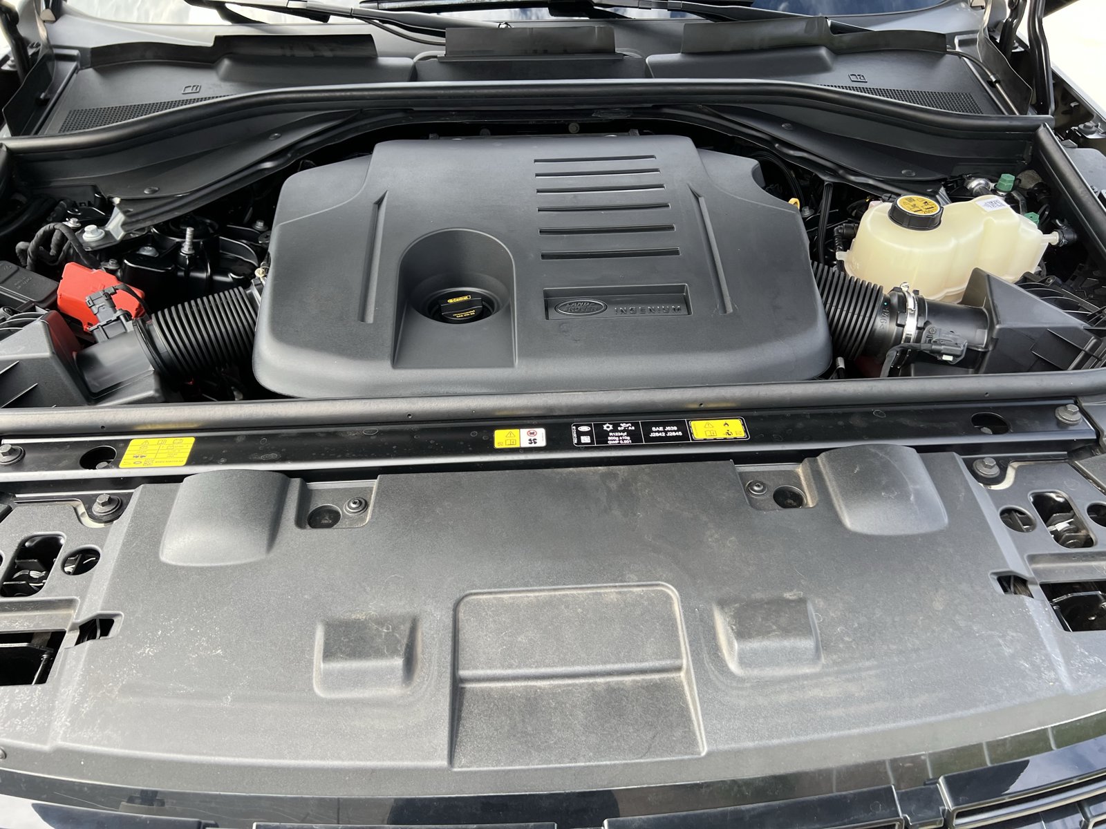 Used 2025 Land Rover Range Rover Sport SE AWD/4WD image 34