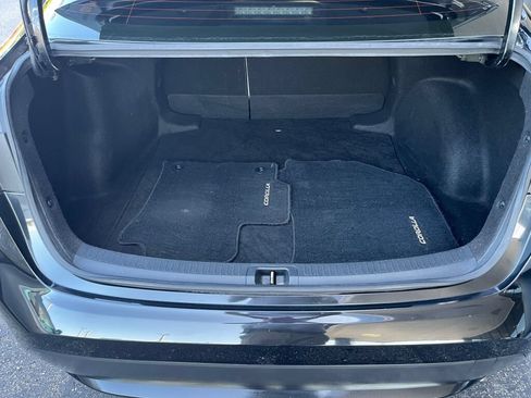 Used 2020 Toyota Corolla LE FWD image 25