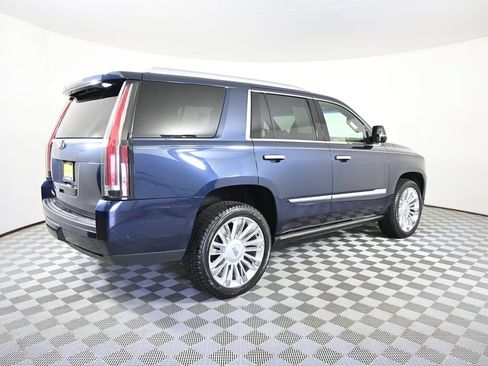 Used 2018 Cadillac Escalade Platinum AWD/4WD image 6